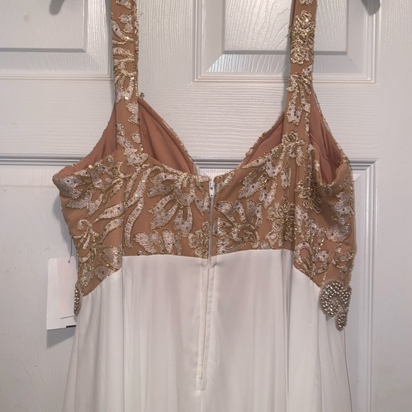 Floor length gown - Picture 3 of 5